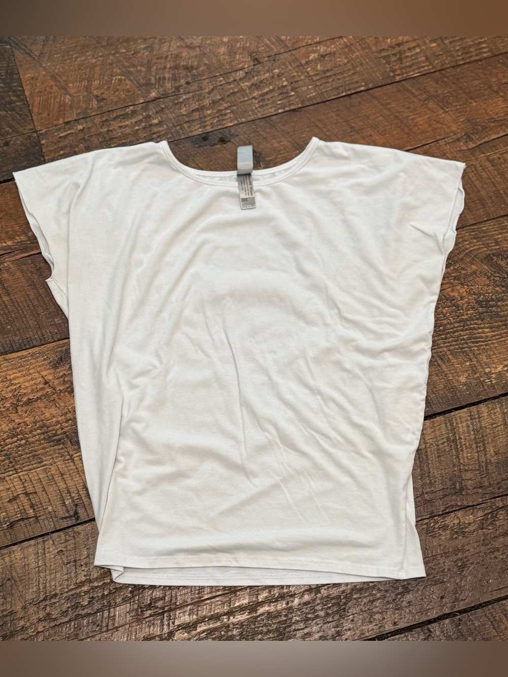 GO Couture White Tee Size Small